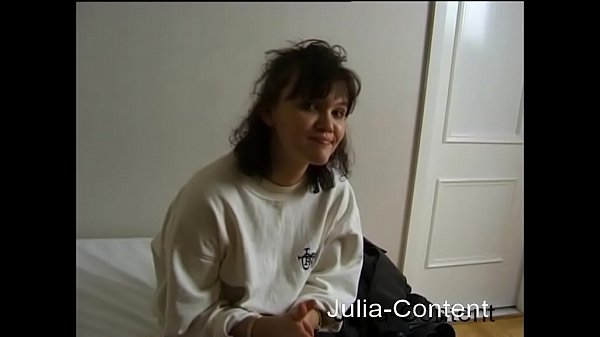 Amateur teen shoots her first porn video – a German classic from the 80s